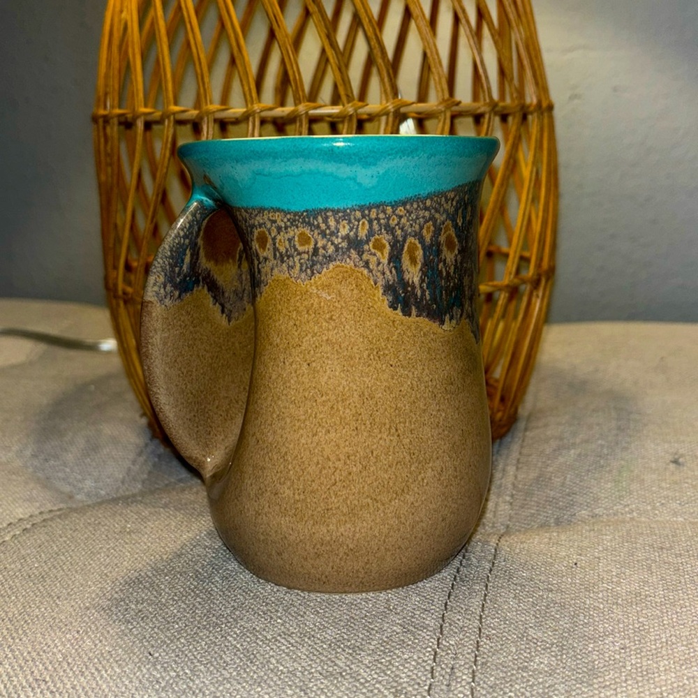 Clay in Motion Left Handed Handwarmer Tea/Coffee Ceramic Mug  Signed Neher 2016